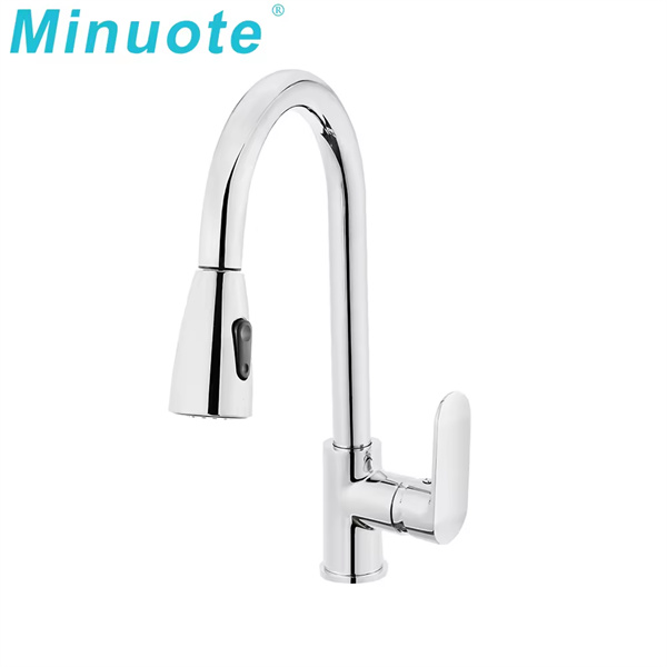 Remplissez facilement vos casseroles et poêles avec un robinet extractible de haute qualité