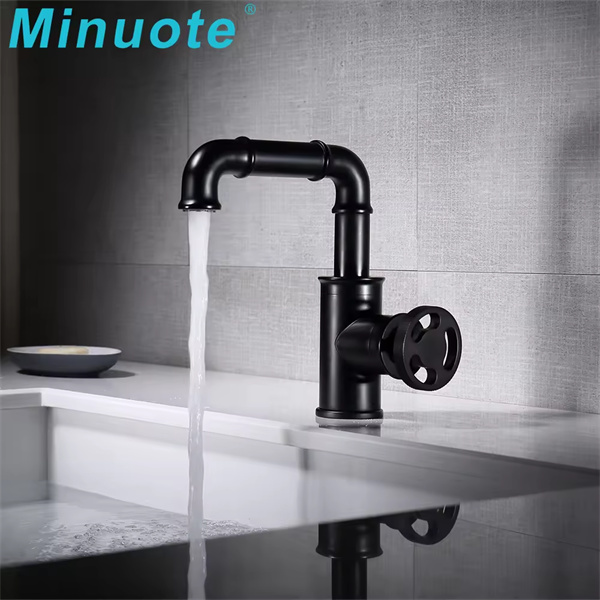 Задивете ги вашите гости со современата и ефикасна славина за бања со еден ракохват