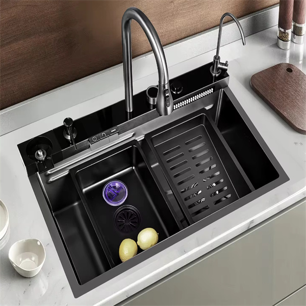 Განაახლეთ თქვენი სამზარეულო თანამედროვე შავი წყალკრეჭით და ნაღმის ჭიქით