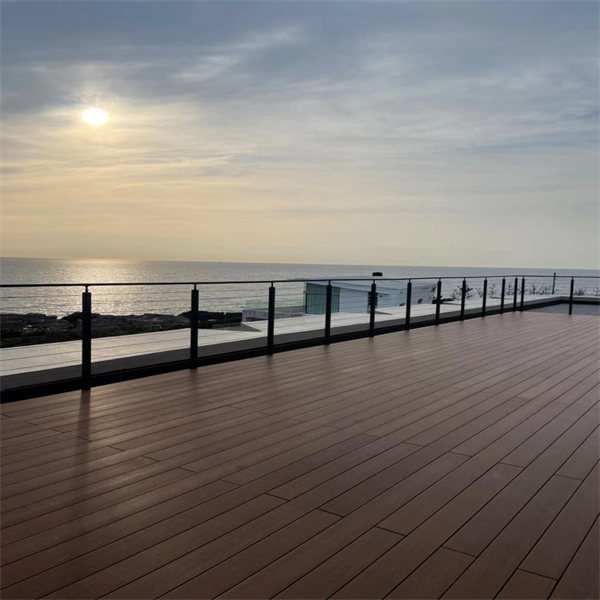 Bezpieczeństwo interlockującej podłogi