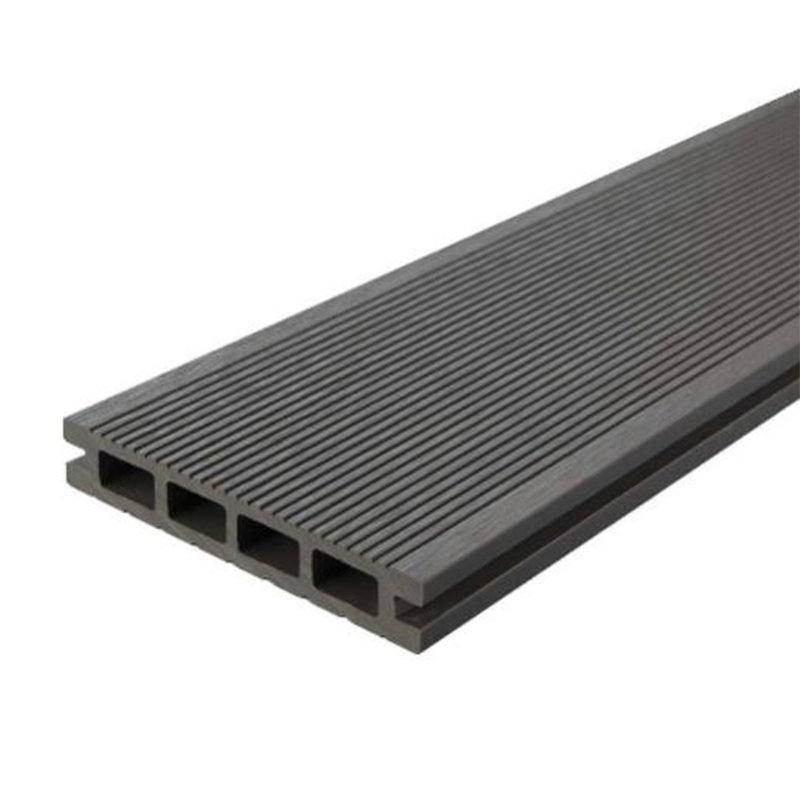 庭での複合デッキの利点を長年にわたり楽しもう