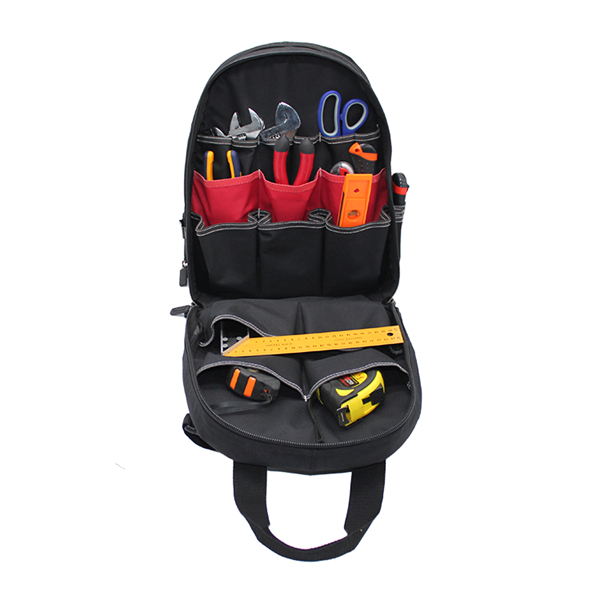 Bleib handy und mobil mit einem Rucksack, der mit essentiellen Werkzeugen gefüllt ist