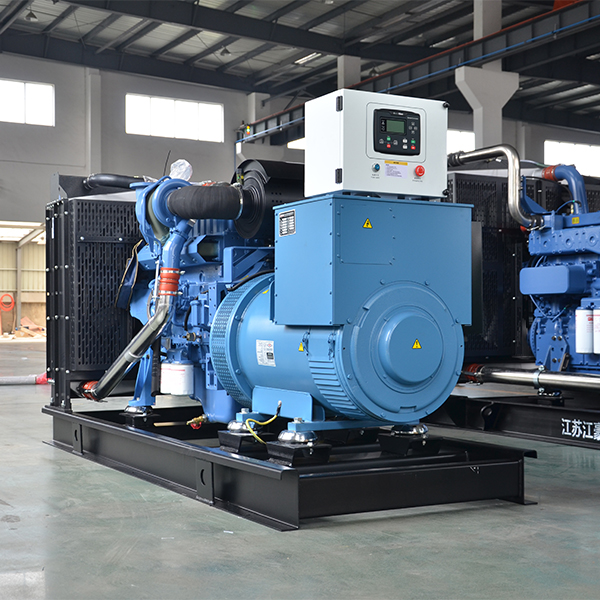 ဂျင်နရေတာအတွင်း တပ်ဆင်ထားသော ဒီဇယ်အင်ဂျင်မှာ နောက်ထပ်အဓိကလက္ခဏာတစ်ခုဖြစ်သည်