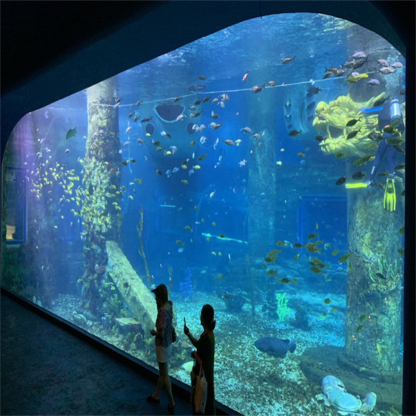 The versatility of acrylic panels