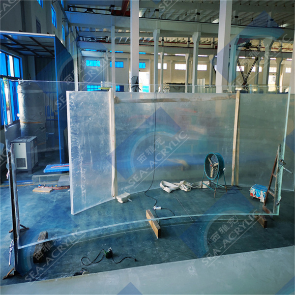 एक्रिलिक वा कांच जलचिट्या