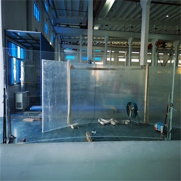 Enhancing Your Pool with an Acrylic Wall