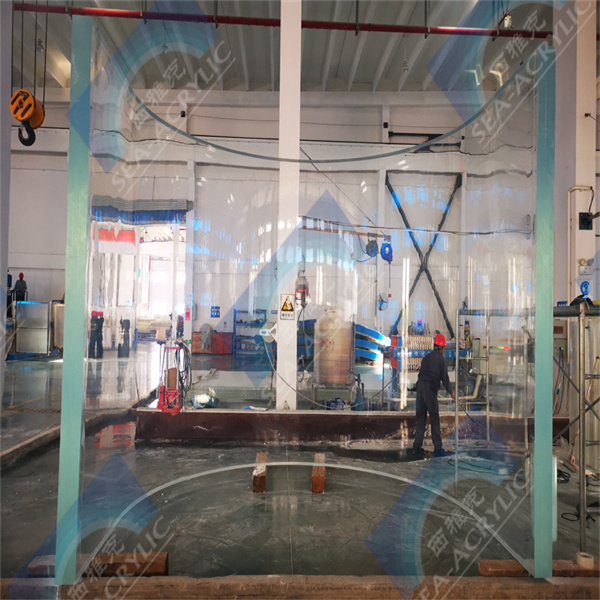 Enjoy a sleek and modern look with acrylic curved pool glass