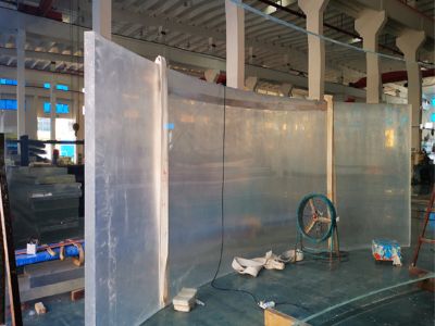 How Acrylic Glass for Swimming Pools Enhances Aesthetic Appeal