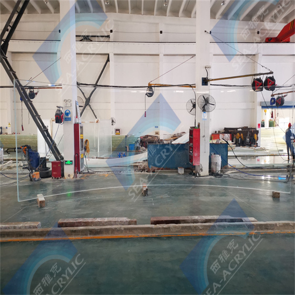 Thick acrylic pool plexiglass provides a safe and secure barrier for your pool area.