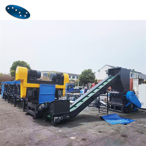 Transforming plastic waste into valuable resources