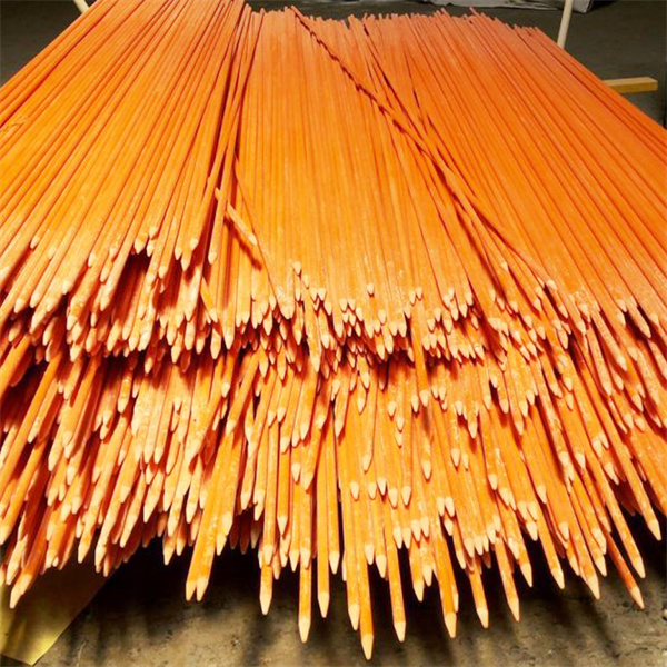 How fiberglass kite rods offer a balance of strength and lightness for optimal kite performance.