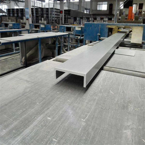 Tiang Kaca Serat 8ft yang Serba Bisa