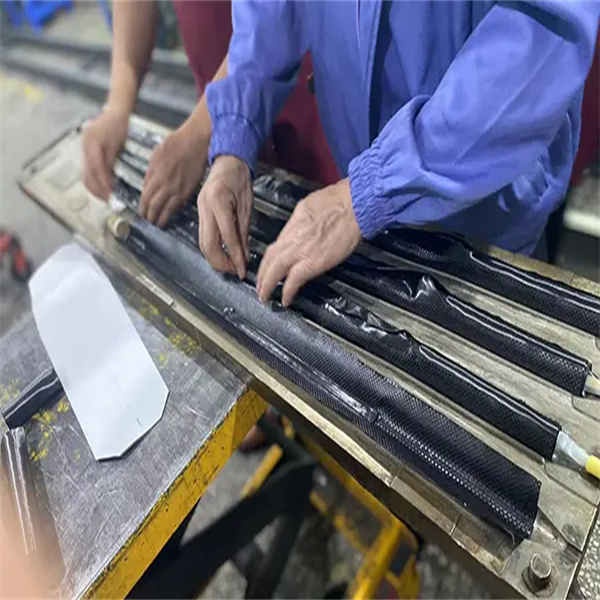 Mga Konvenyente na Solusyon mula sa Fiberglass Trench Drain Grates