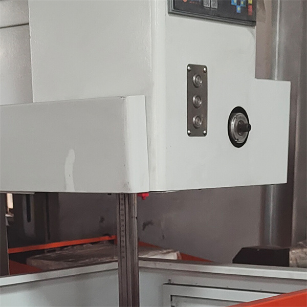 Safety of the CNC Double Column Machining Center