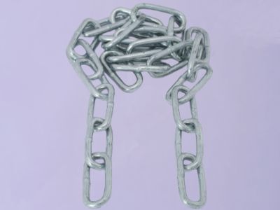What surface treatments are available for chains?