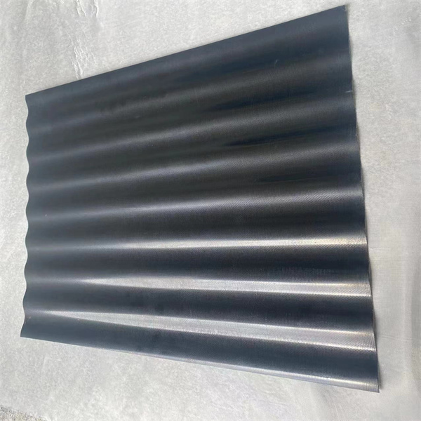 Ein Vergleich von dunkelbraunem Micaschichtmaterial zu anderen Schichtmaterialien.