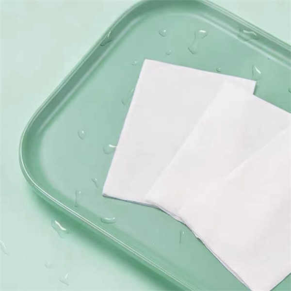 Worry-free cleaning with wipes wet.