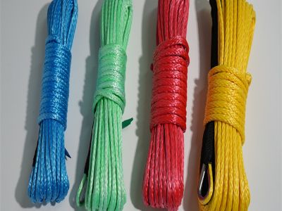 What Are the Key Benefits of Using UHMWPE Rope in Industrial Applications?