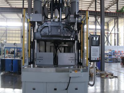 Vertical vs Horizontal Injection Moulding: Which One Should You Choose?