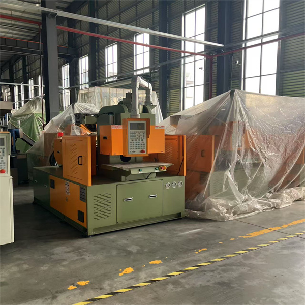 Accelerating Production with Electric Injection Vertical Molding Machine