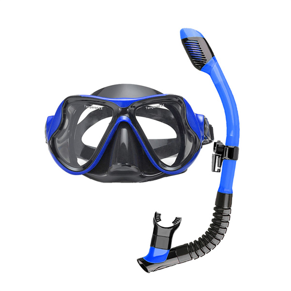 Scopri la bellezza nascosta sotto la superficie con attrezzatura da snorkeling di alta qualità