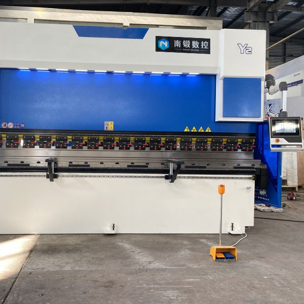 Revolutionary hydraulic press brake technology for industrial metalworking.