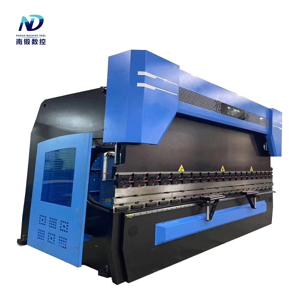 Effiziente und benutzerfreundliche hydraulische Blechbiegemaschine zur Steigerung der Produktivität