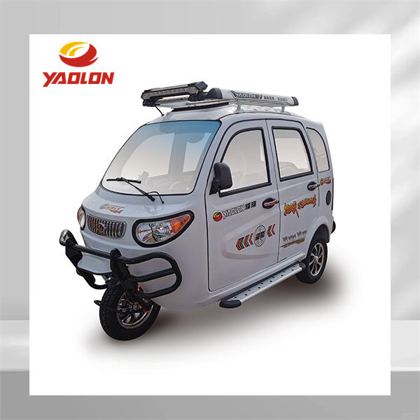 Tìm niềm vui khi cưỡi xe ba bánh thiết kế riêng cho người lớn