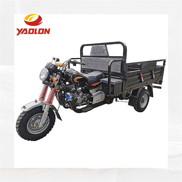 Taklukkan sagala medan kalawan gampang dina sepeda tilu roda bertenaga gas anu dijieun pikeun dijadikeun keur dewasa