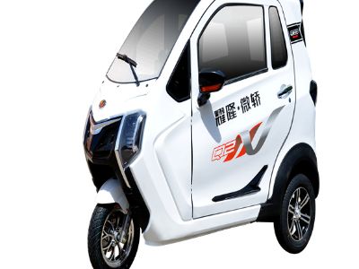 High-Speed Cargo Three-Wheeled Motorcycle: Fast Cargo