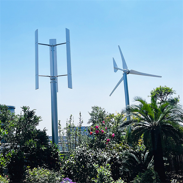 Využívání větrné energie pomocí horizontálních a vertikálních turbín s větrnou osou