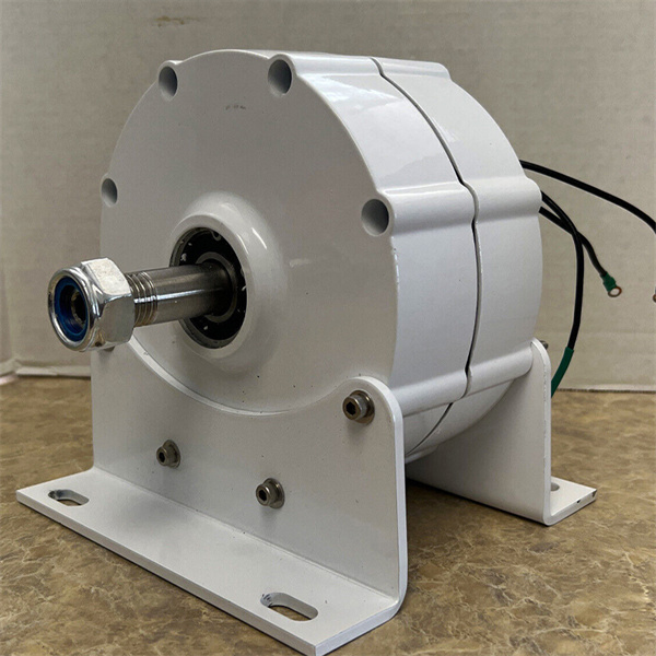 Průzkum univerzálnosti generátoru s trvalým magnétem 48v v různých energetických systémech