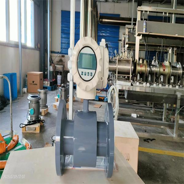 Důležitost přesnosti ve čtení digitálních přílivových měřidel