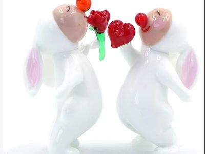 How Handmade Glass Ornaments Can Transform Your Holiday Décor