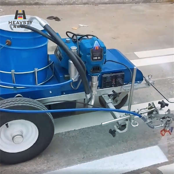 حقق أقصى جاذبية مرورية بخدماتنا الاحترافية في وضع علامات على الأسطح الأسفلتية