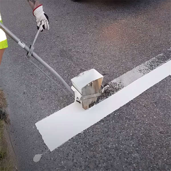 Obtenez des résultats professionnels avec nos machines de marquage de lignes de haute qualité