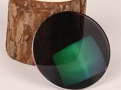 How Blue Cut Photochromic Lenses Benefit Digital Nomads and Remote Workers