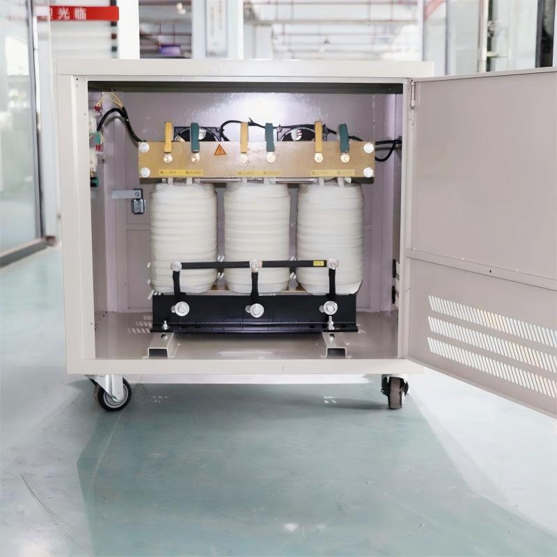 Perbezaan utama antara transformer auto dan transformer konvensional.