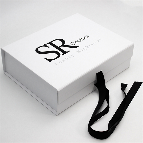 Dayanıklılık açısından manyetik kapanışlı sert kutular diğer ambalaj seçeneklerine göre nasıl bir avantaj sağlar?