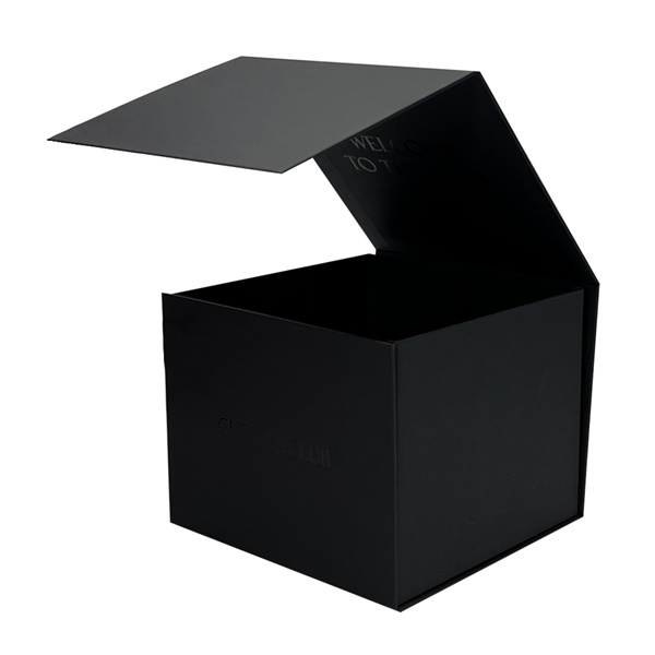 Sleek and Sophisticated Magnetic Closure Gift Box in Black
