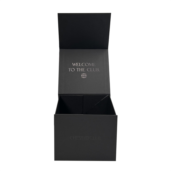 Seamless Magnetic Closure Adds Function and Style to Gift Giving