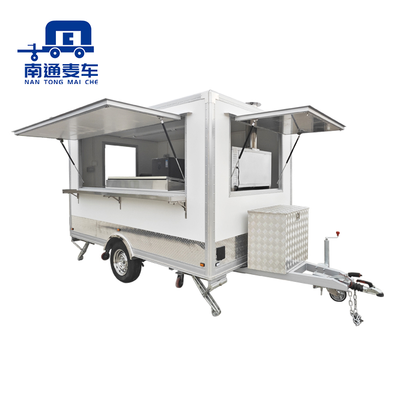 شاحنة تذاكر تحتوي على مطبخ كامل