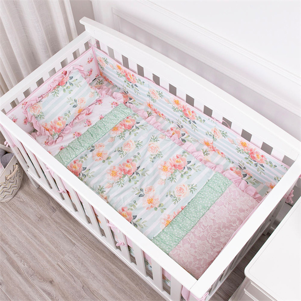 بطانيات سرير الأطفال الصغيرة العصرية والأنيقة لغرف الأطفال الحديثة