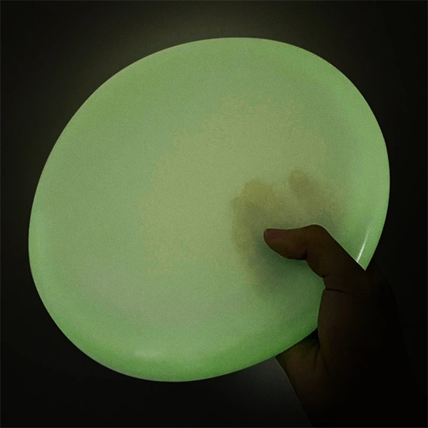 Machen Sie mit bei der Frisbee-Begeisterung und probieren Sie noch heute die fliegende Frisbeescheibe aus!