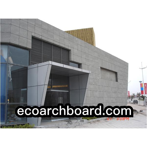 Zamień swoją przestrzeń zewnętrzną dzięki niestandardowym wykładzinom ściennech z betonu