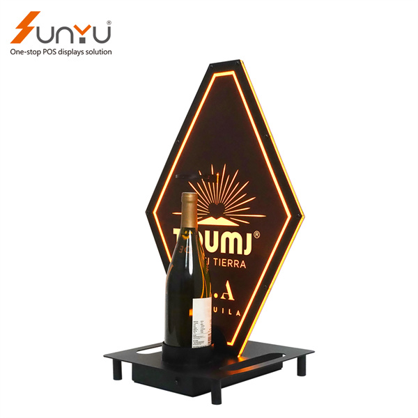 Monipuoliset esittelypöytät jokaiseen tilaisuuteen