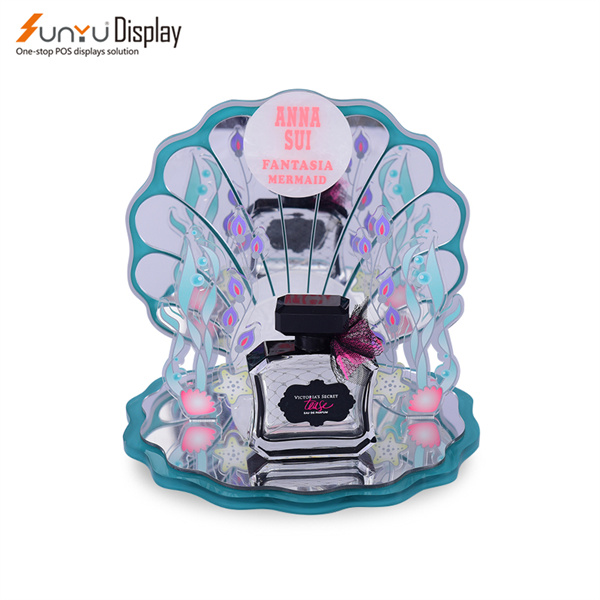 Maj swoje perfumy zawsze pod ręką dzięki modnej podstawce na perfumy z plexiglasu