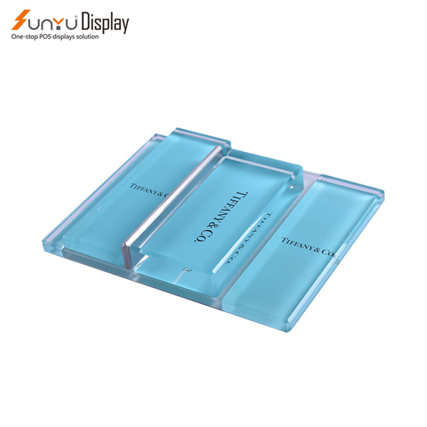 Δείξτε τα γυαλιά σας με στύλ με το προσκεφάλαιό μας