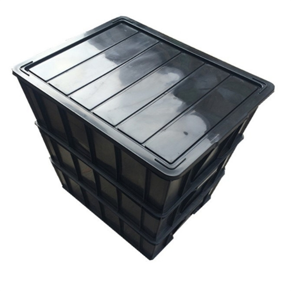 Uspořádejte si pracovní prostor pomocí našich vysoce kvalitních ESD krabic s víky