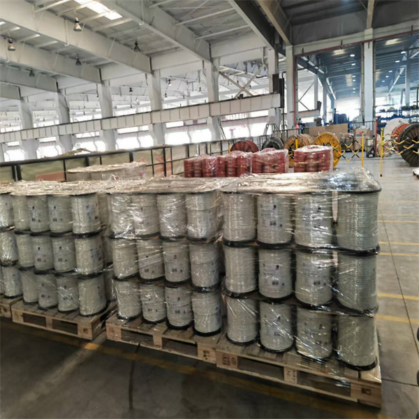 A Bhreathnú ar 142 NMD90 i gComparáid le Cábhlanna Iarratais Eile